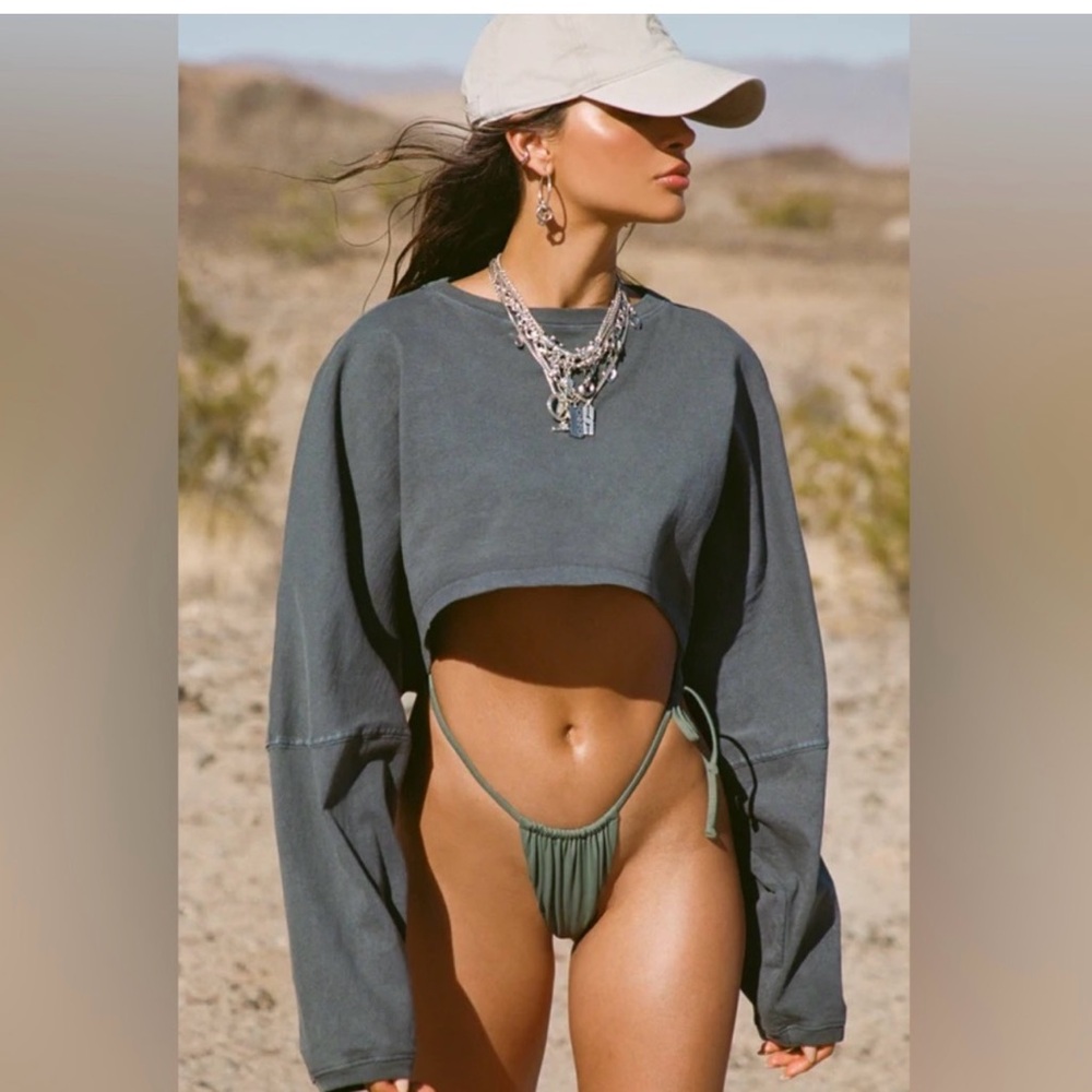 Joah Gray Long Sleeve Crop Top